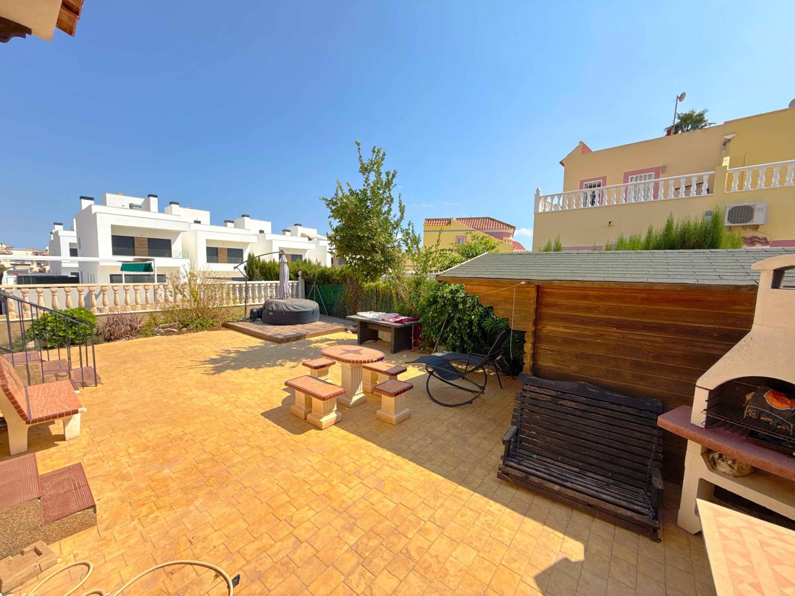 Bungalow de 2 habitaciones en La Zenia en venta con piscina - 219.950 € (Ref: 10082133)
