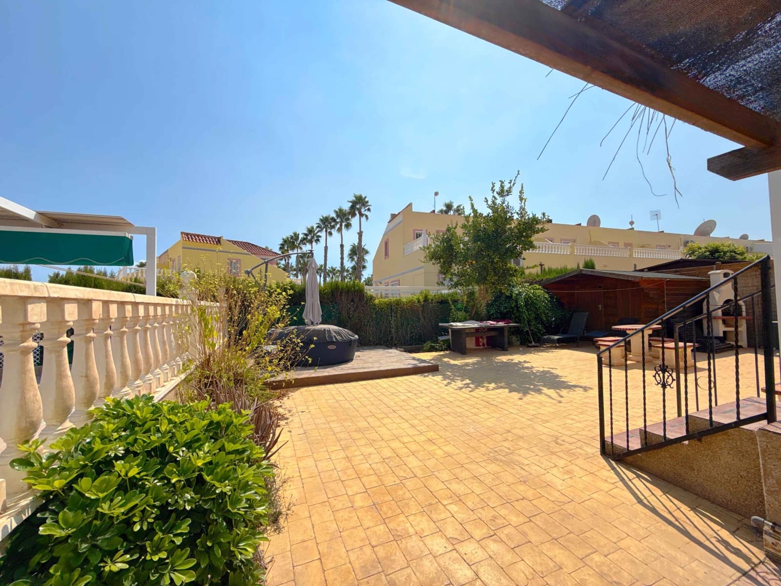 Bungalow de 2 habitaciones en La Zenia en venta con piscina - 219.950 € (Ref: 10082133)