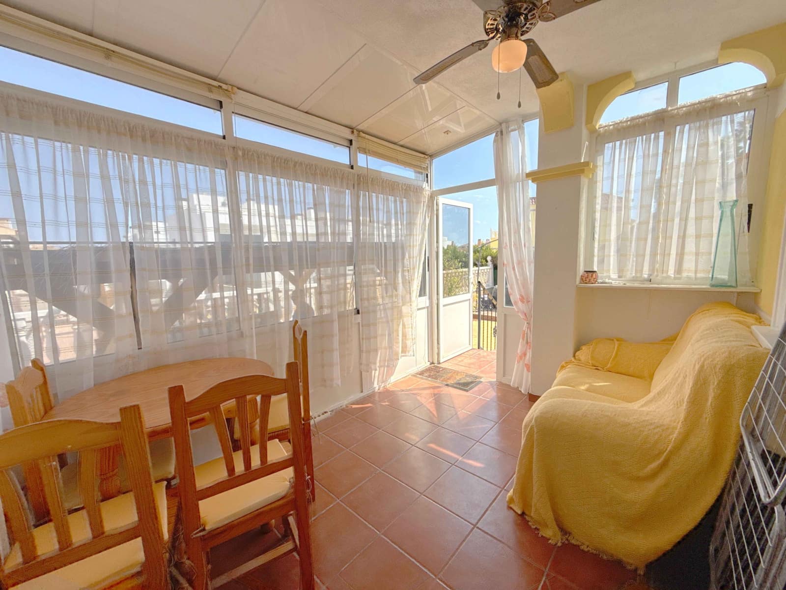 Bungalow de 2 habitaciones en La Zenia en venta con piscina - 219.950 € (Ref: 10082133)