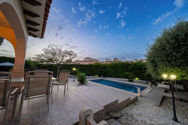 3 makuuhuone Huvila myytävänä paikassa Playa Flamenca, Orihuela mukana uima-altaan - 529 900 € (Ref: 10117407)