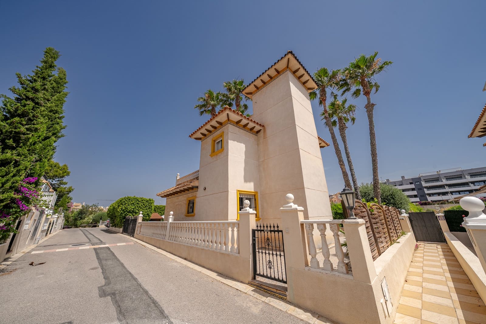 3 soverom Villa til salgs i Playa Flamenca med svømmebasseng - € 529 900 (Ref: 10117407)
