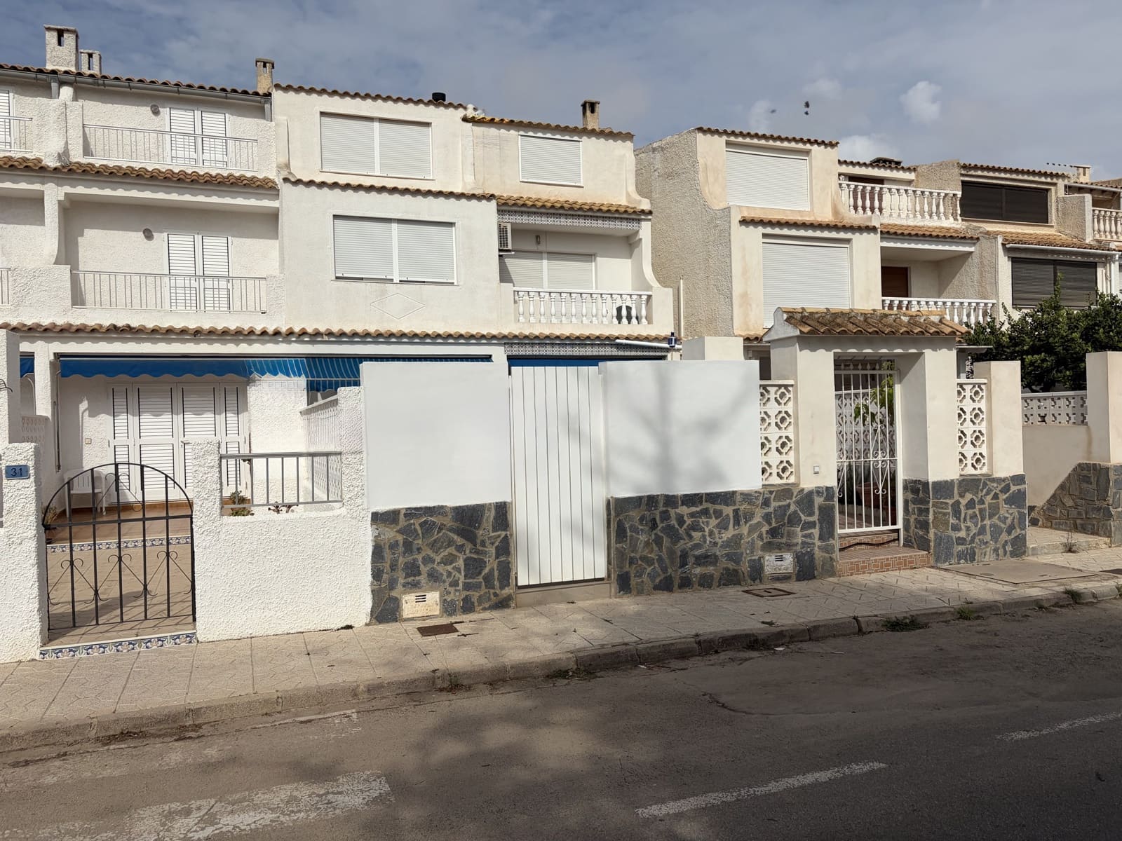 3 quarto Casa em Banda para venda em La Zenia com piscina garagem - 329 950 € (Ref: 10135065)