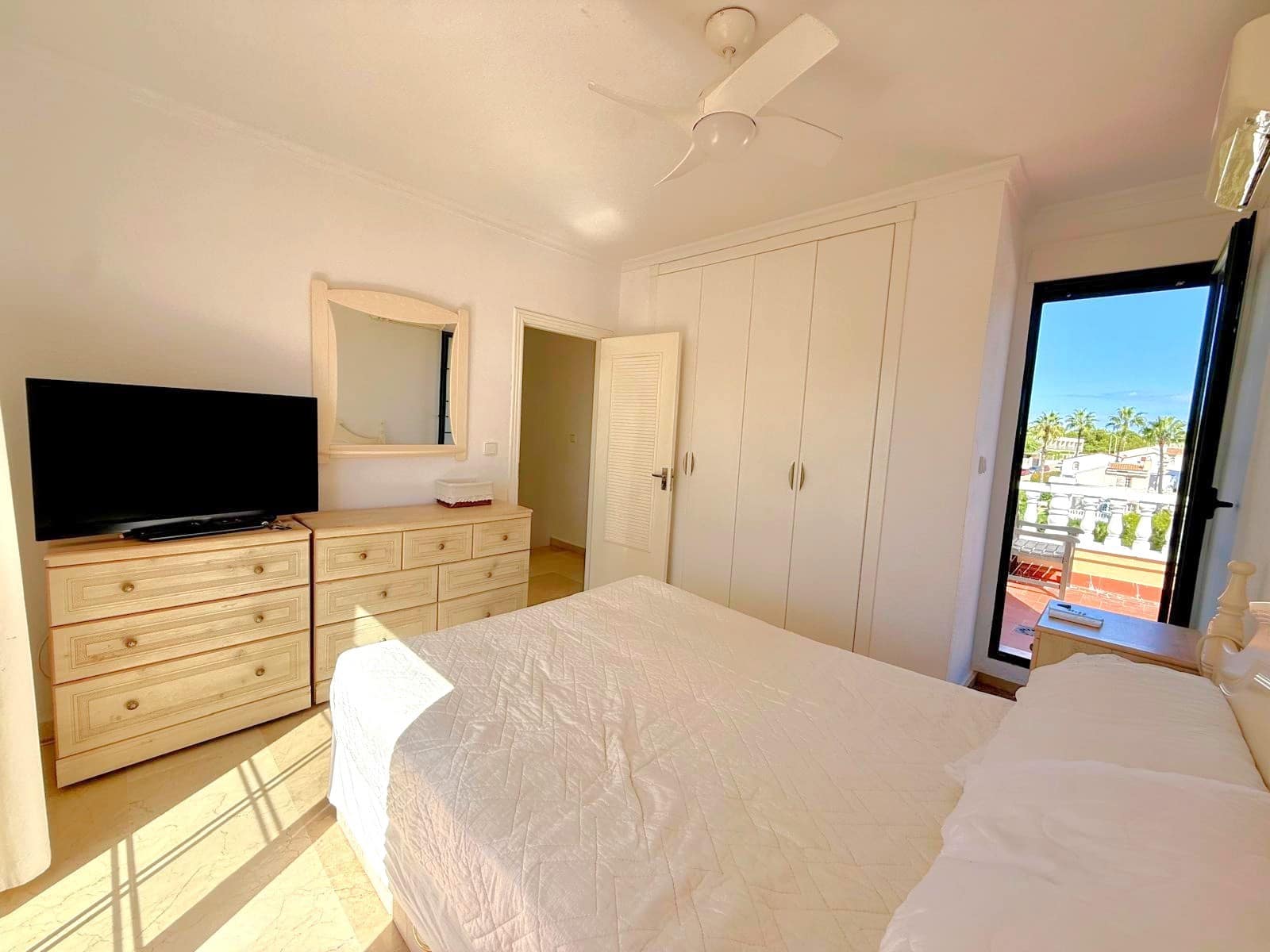 6 soveværelse Villa til salg i Orihuela Costa med swimmingpool - € 475.000 (Ref: 10160339)
