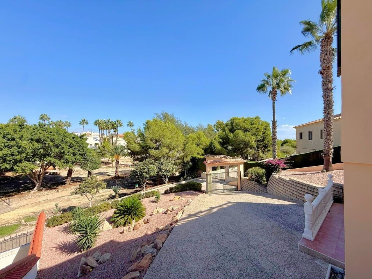 6 soveværelse Villa til salg i Orihuela Costa med swimmingpool - € 475.000 (Ref: 10160339)