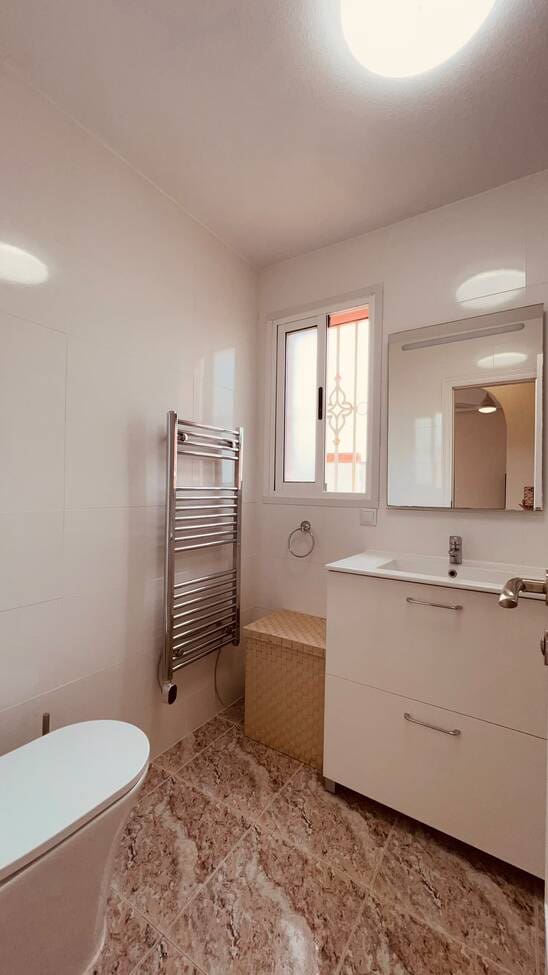 3 makuuhuone Huoneisto myytävänä paikassa Villamartin mukana uima-altaan - 169 950 € (Ref: 10160357)