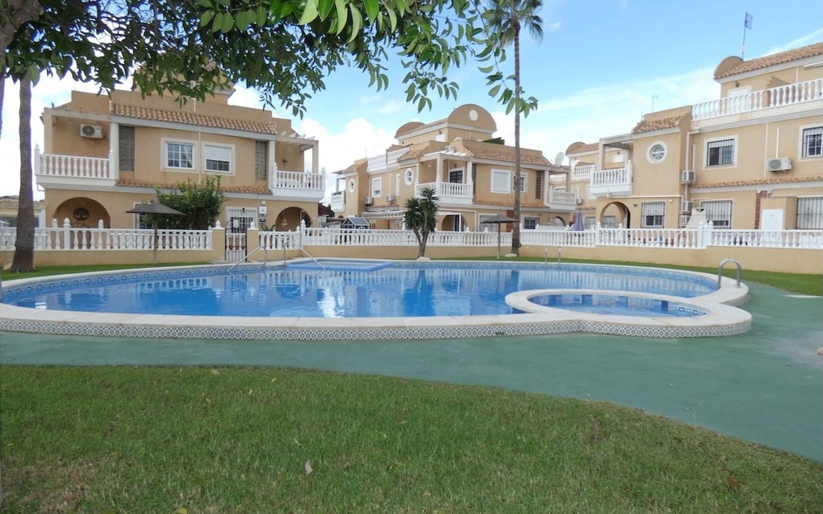 3 camera da letto Villetta Bifamiliare in vendita in Cabo Roig con piscina - 249.995 € (Rif: 10160432)
