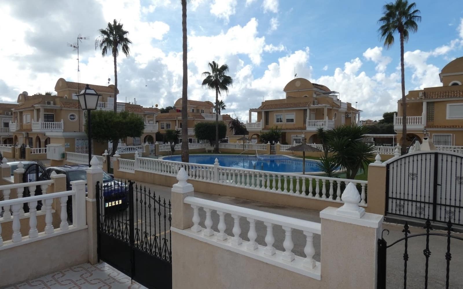 3 camera da letto Villetta Bifamiliare in vendita in Cabo Roig con piscina - 249.995 € (Rif: 10160432)
