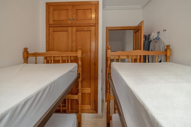 Casa de 2 habitaciones en La Zenia, Orihuela en venta con piscina - 235.000 € (Ref: 10172434)