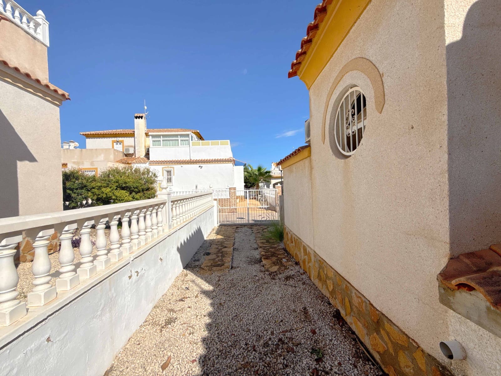 3 sypialnia Dom blizniak na sprzedaż w Los Dolses z basenem garażem - 239 950 € (Ref: 10172435)