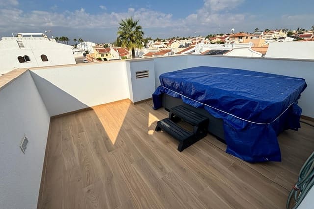 Chalet de 3 habitaciones en Ciudad Quesada, Rojales en venta con piscina - 549.000 € (Ref: 8726012)