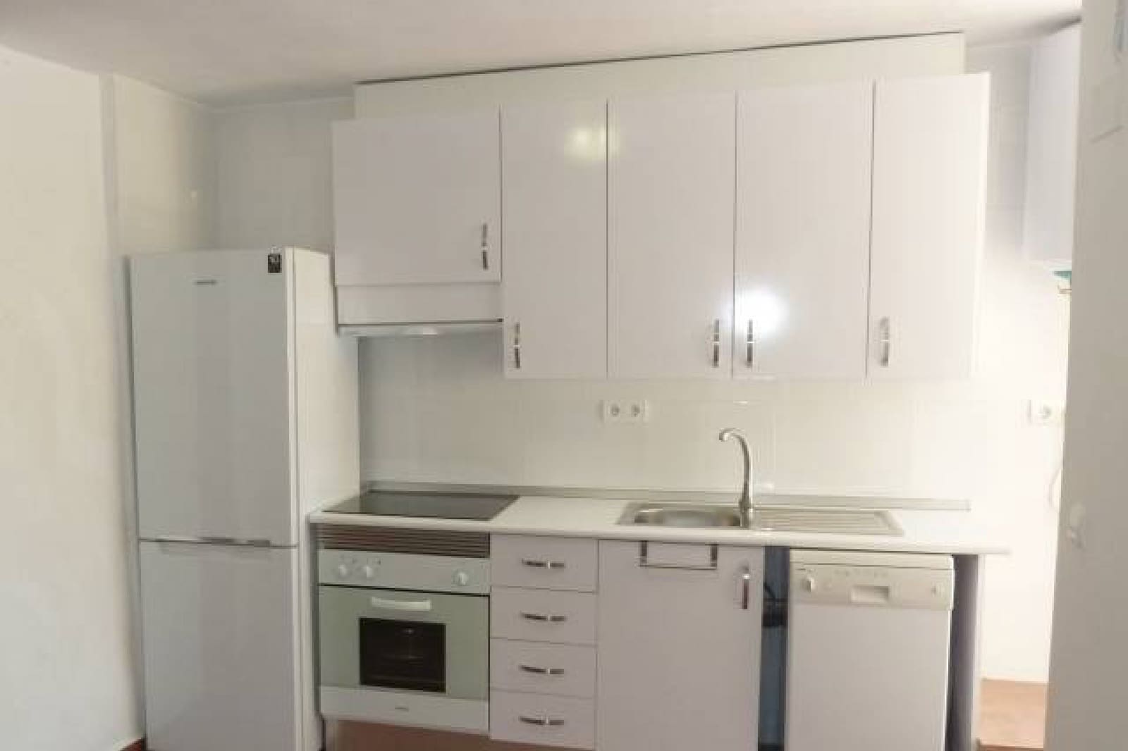 4 soveværelse Semi-Rækkehus til salg i Blanca med swimmingpool - € 169.995 (Ref: 8726014)