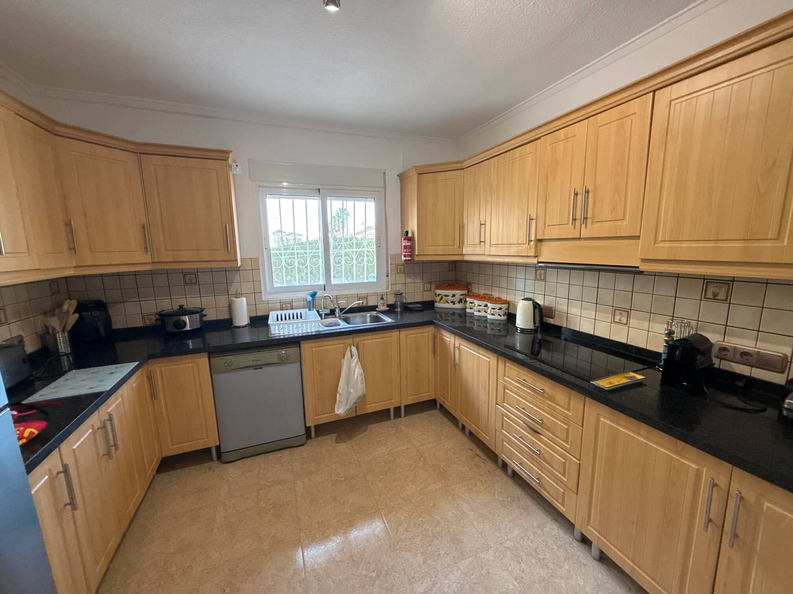 3 bedroom Villa for sale in Villamartin with pool garage - € 349,950 (Ref: 8754131)