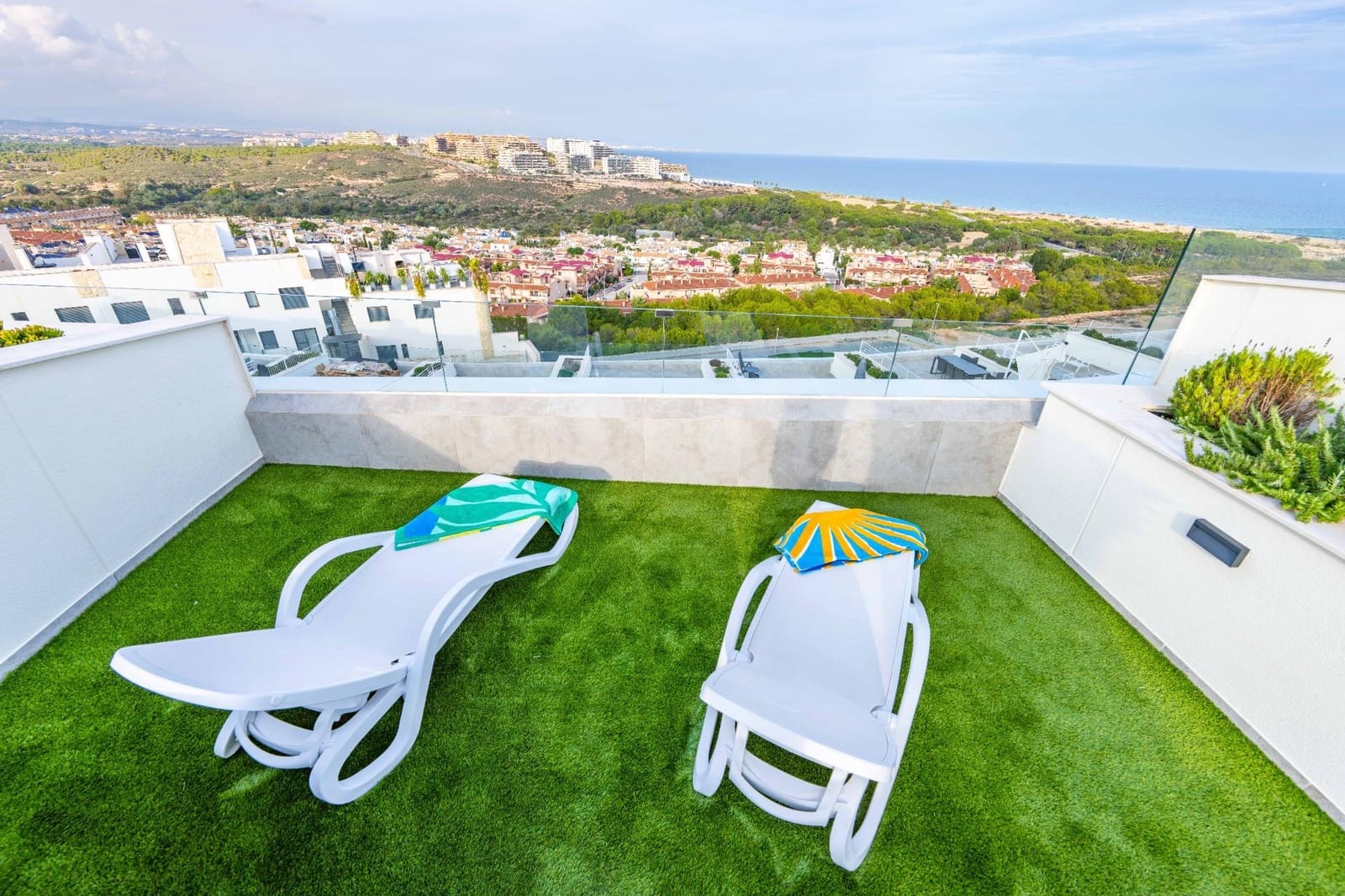 3 sypialnia Penthouse na sprzedaż w Arenales del Sol z basenem garażem - 549 000 € (Ref: 8769450)