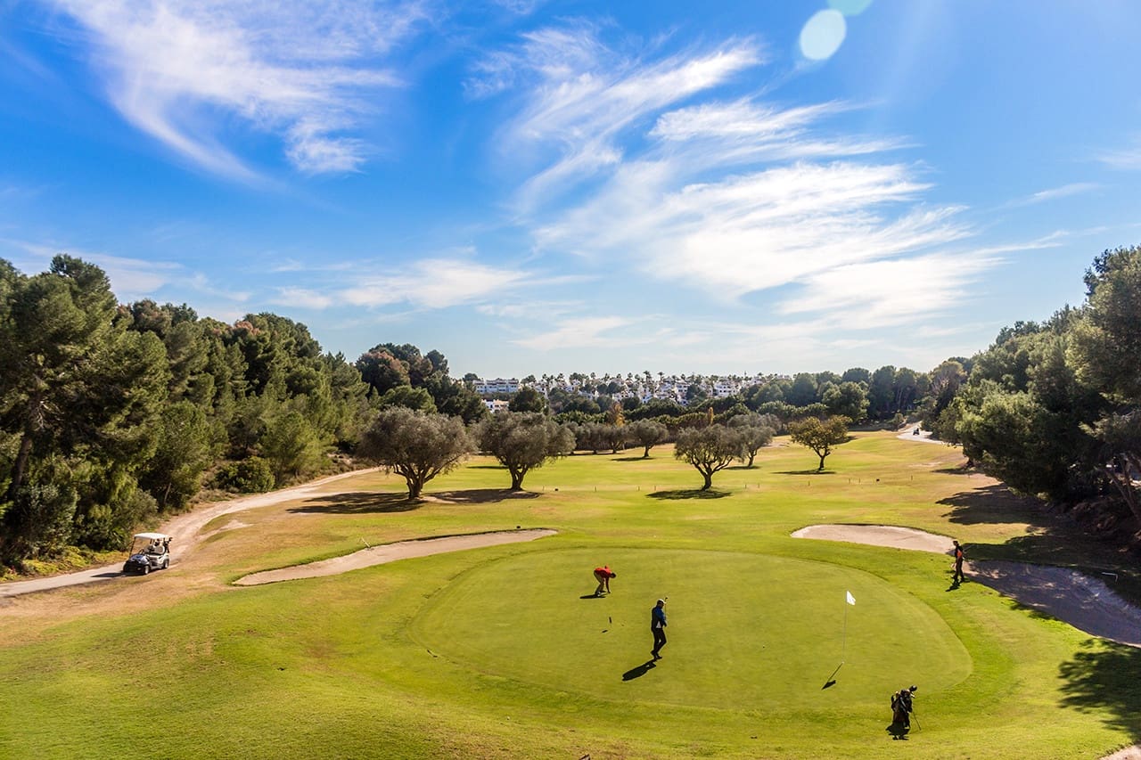 2 bedroom Apartment for sale in Villamartin with pool - € 299,000 (Ref: 8935758)