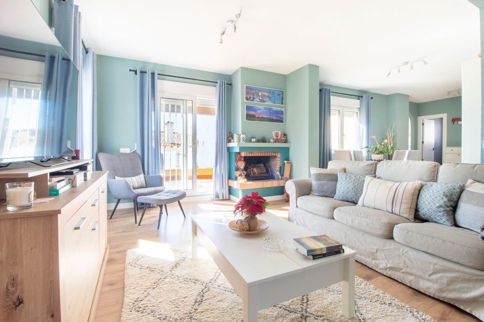 3 slaapkamer Villa te koop in Blue Lagoon met zwembad - € 425.000 (Ref: 8941818)