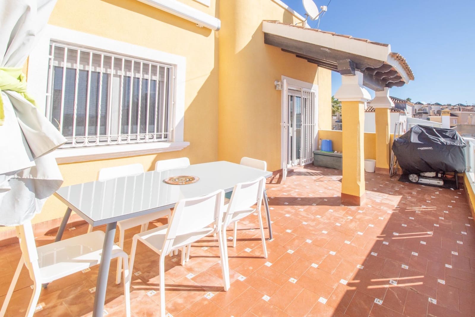 3 slaapkamer Villa te koop in Blue Lagoon met zwembad - € 425.000 (Ref: 8941818)