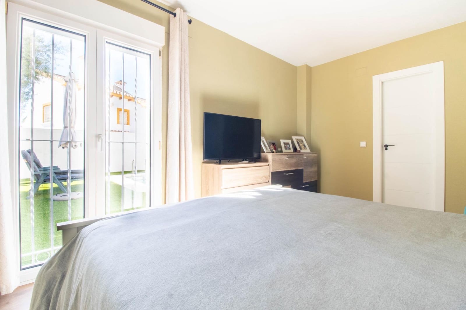 3 slaapkamer Villa te koop in Blue Lagoon met zwembad - € 425.000 (Ref: 8941818)