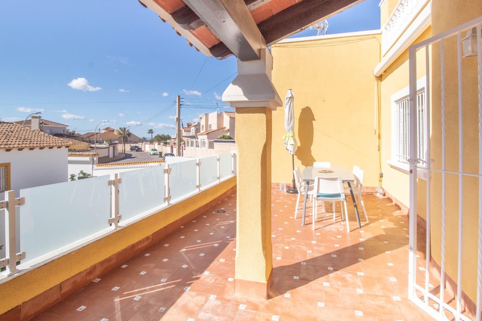 3 slaapkamer Villa te koop in Blue Lagoon met zwembad - € 425.000 (Ref: 8941818)