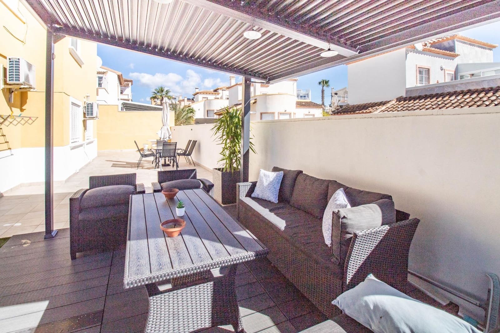 Chalet de 3 habitaciones en Blue Lagoon en venta con piscina - 425.000 € (Ref: 8941818)