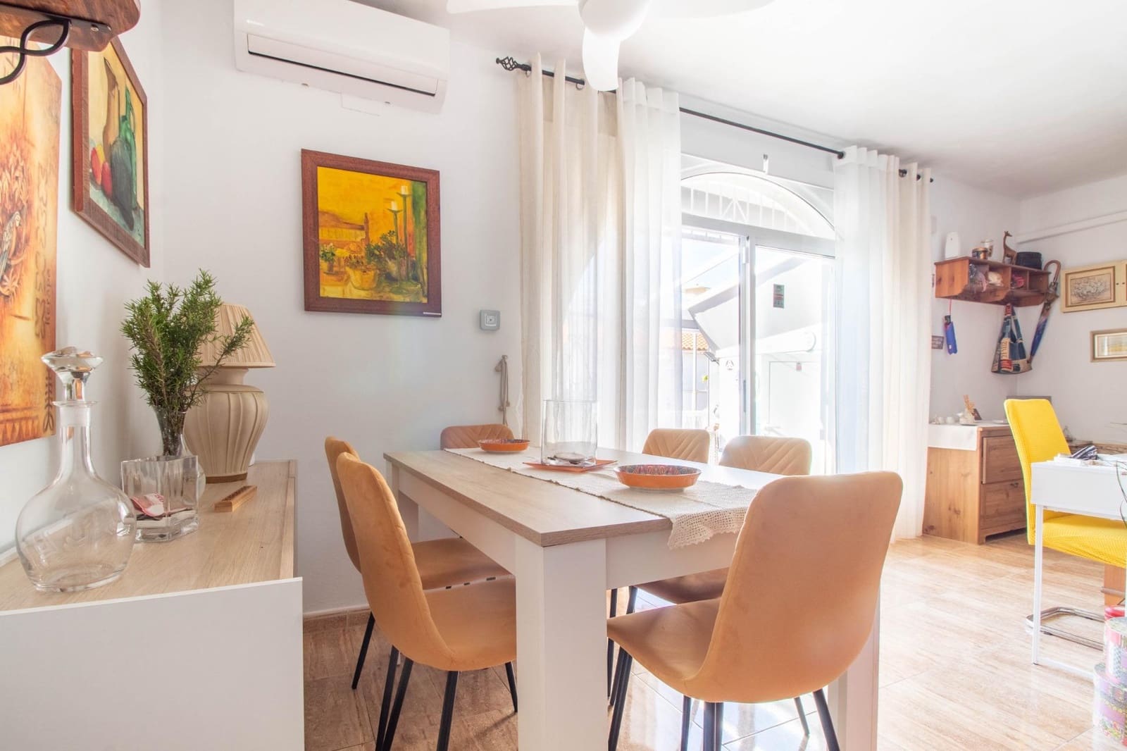 2 soveværelse Bungalow til salg i El Chaparral med swimmingpool - € 149.000 (Ref: 8956364)