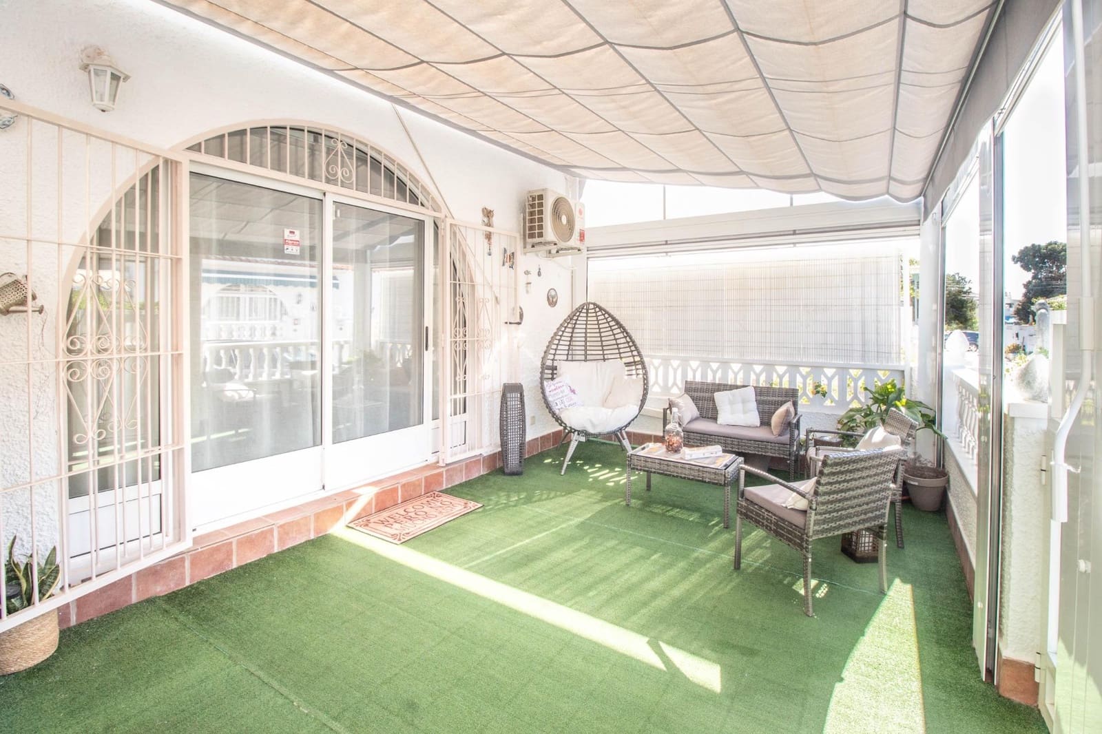 2 soveværelse Bungalow til salg i El Chaparral med swimmingpool - € 149.000 (Ref: 8956364)