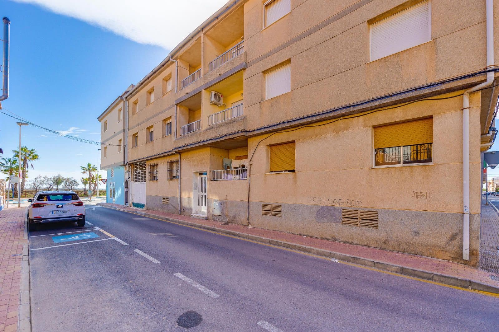 3 bedroom Apartment for sale in Los Cuarteros with pool - € 119,969 (Ref: 9021987)