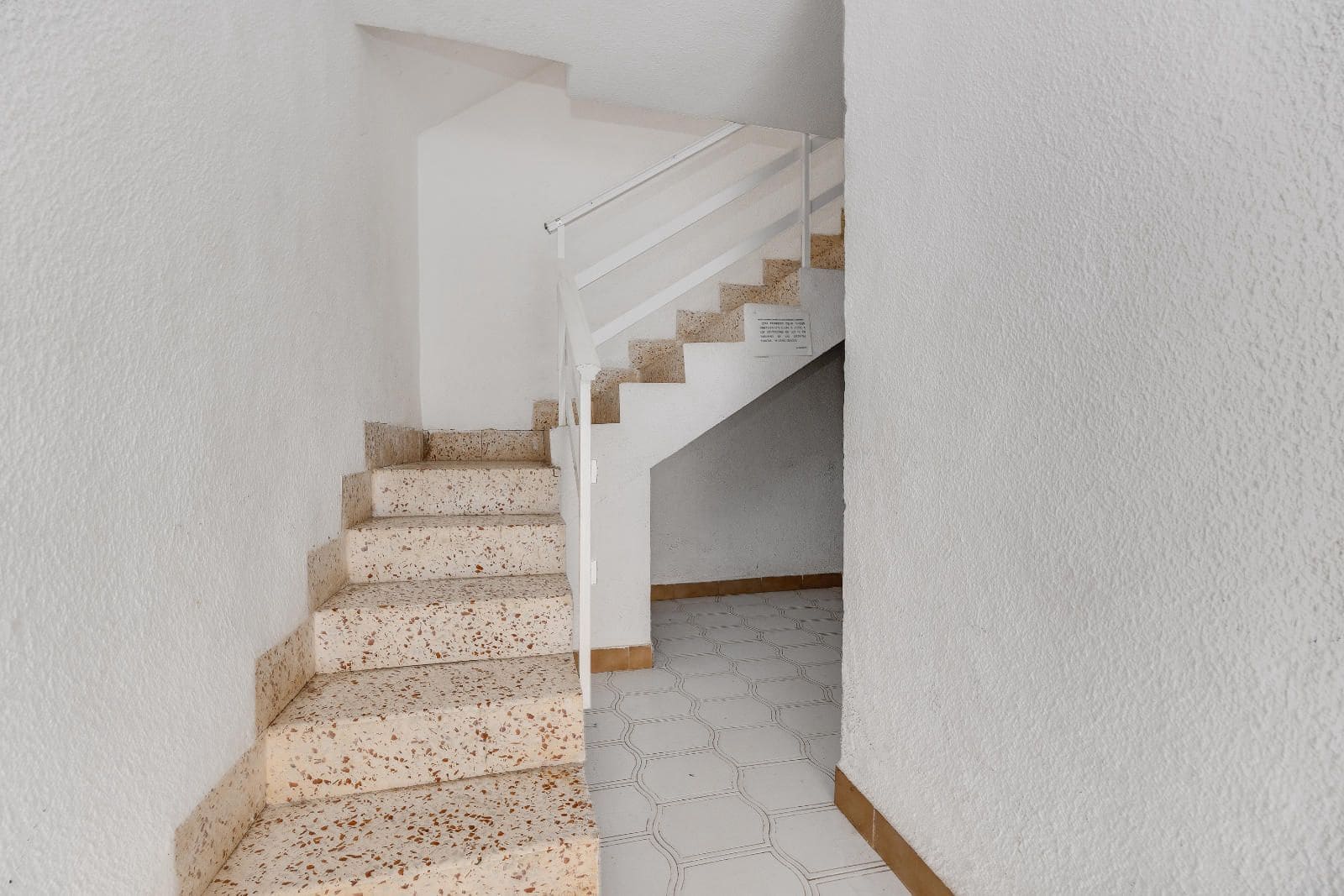 3 bedroom Apartment for sale in Los Cuarteros with pool - € 119,969 (Ref: 9021987)