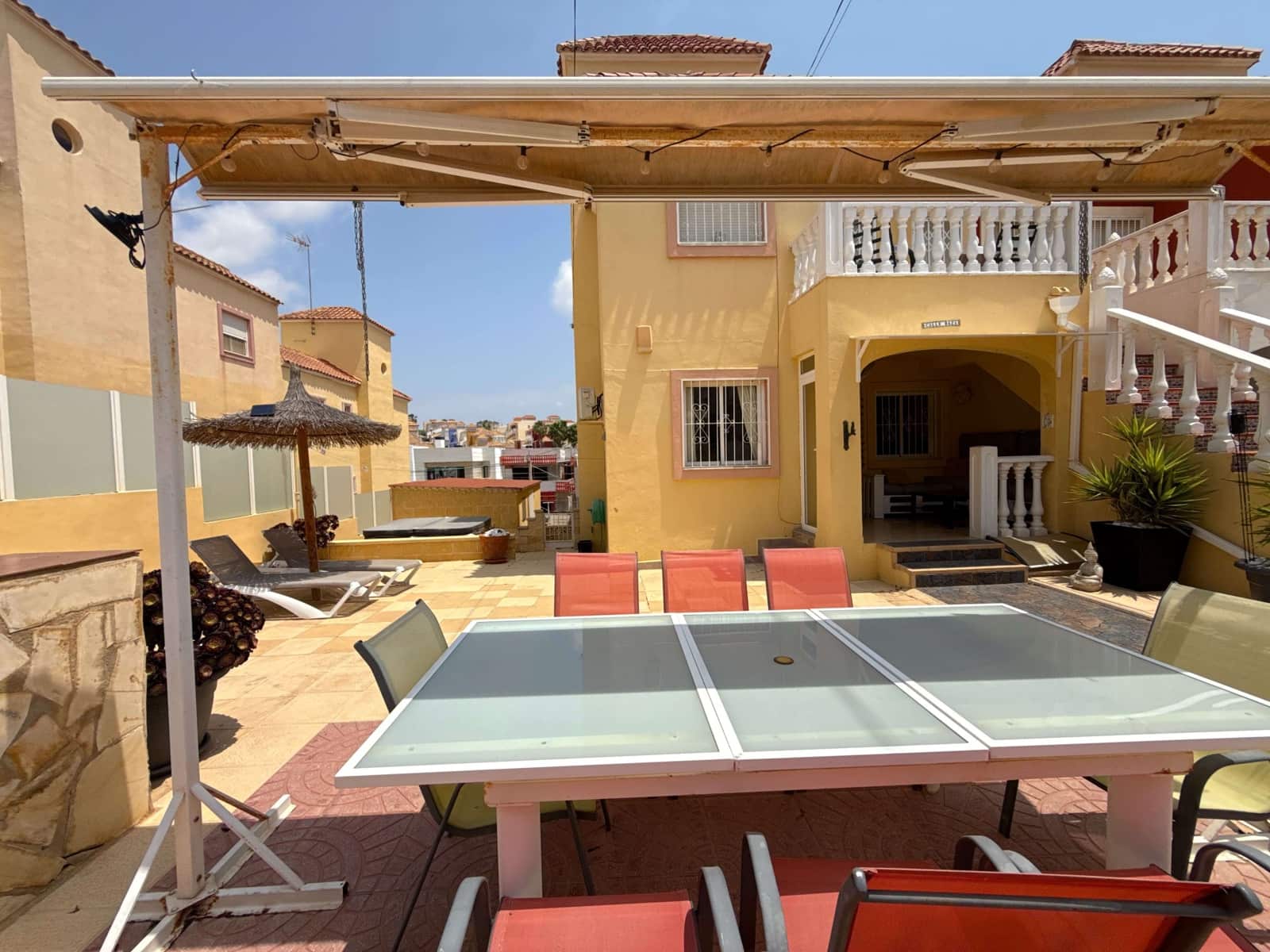 4 soveværelse Lejlighed til salg i Villamartin med swimmingpool - € 189.950 (Ref: 9033847)