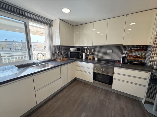 3 soverom Leilighet til salgs i Campoamor, Orihuela med svømmebasseng garasje - € 365 000 (Ref: 9053748)