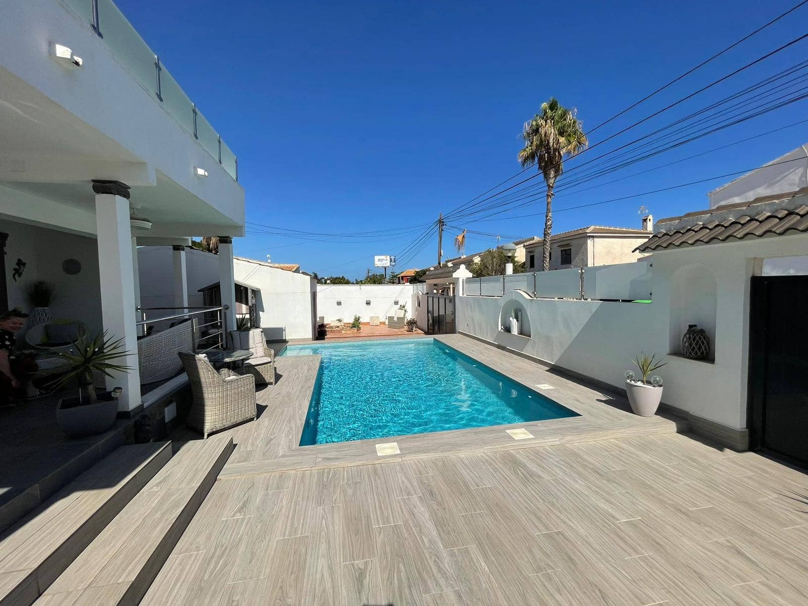 5 bedroom Villa for sale in Cabo Roig with pool garage - € 585,000 (Ref: 9064433)