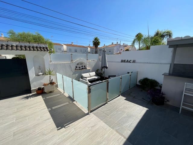 5 soverom Villa til salgs i Cabo Roig, Orihuela med svømmebasseng garasje - € 585 000 (Ref: 9064433)