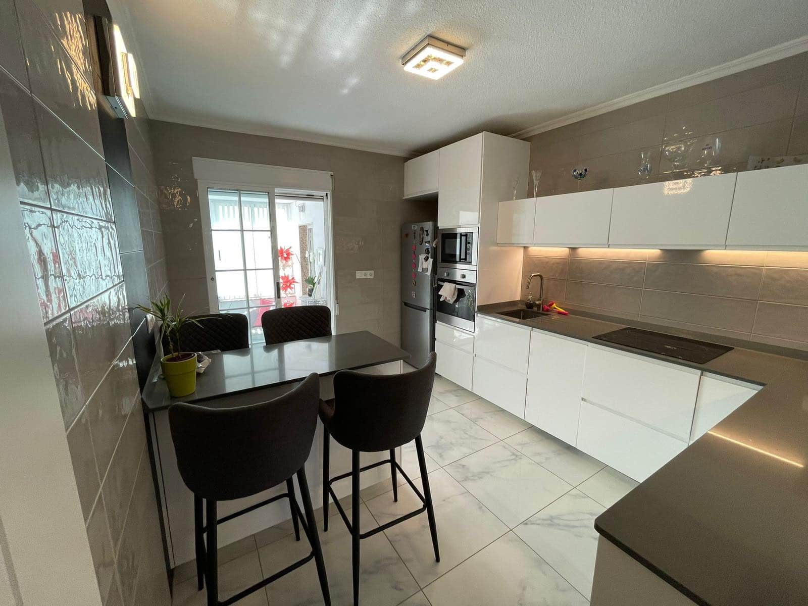 5 bedroom Villa for sale in Cabo Roig with pool garage - € 585,000 (Ref: 9064433)