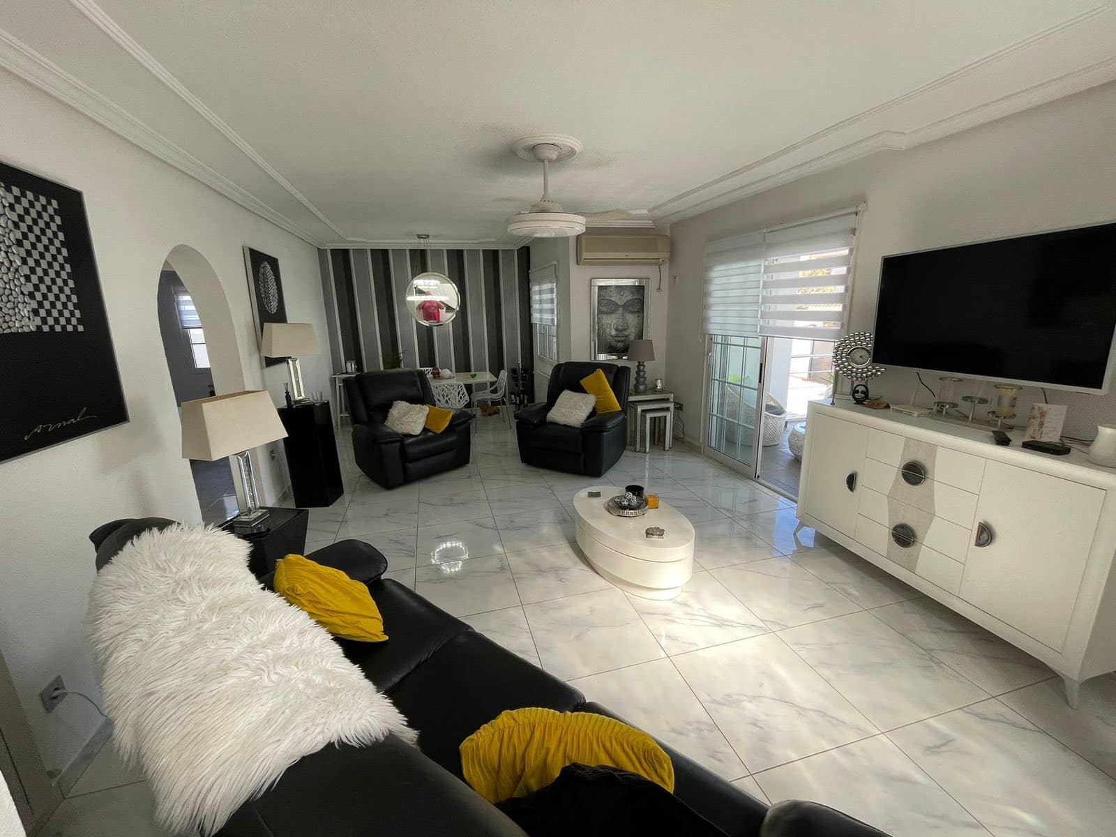 5 bedroom Villa for sale in Cabo Roig with pool garage - € 585,000 (Ref: 9064433)