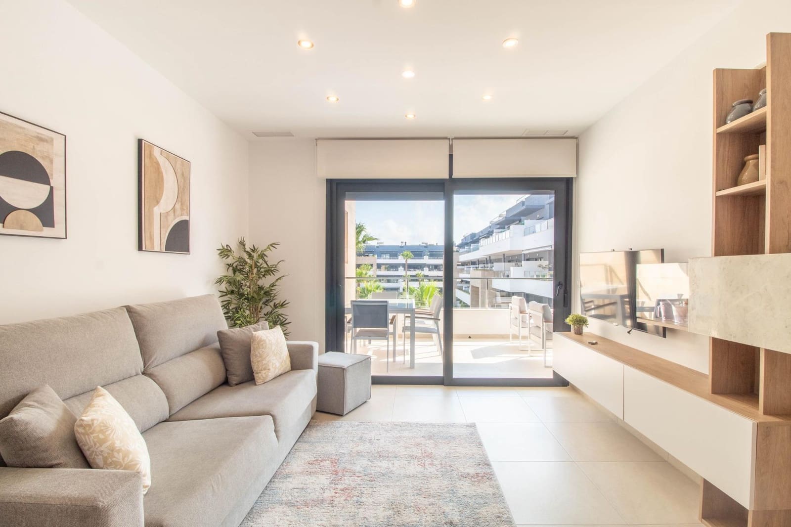 2 bedroom Apartment for sale in Playa Flamenca with pool - € 395,000 (Ref: 9105213)