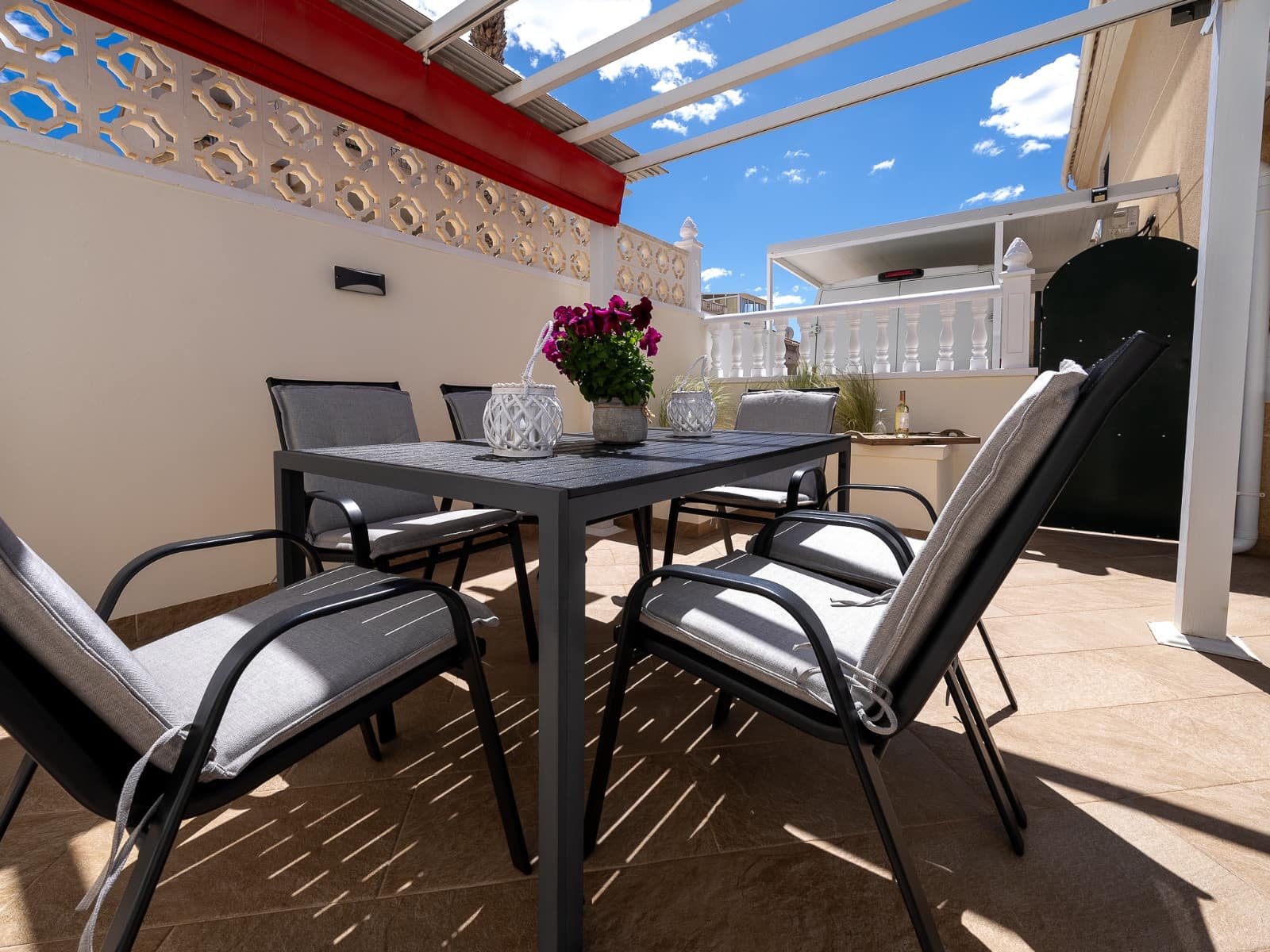 4 bedroom Villa for sale in Villamartin with pool - € 379,000 (Ref: 9105216)