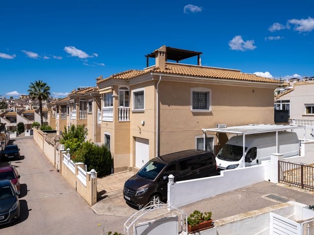 4 soveværelse Villa til salg i Villamartin, Orihuela med swimmingpool - € 379.000 (Ref: 9105216)