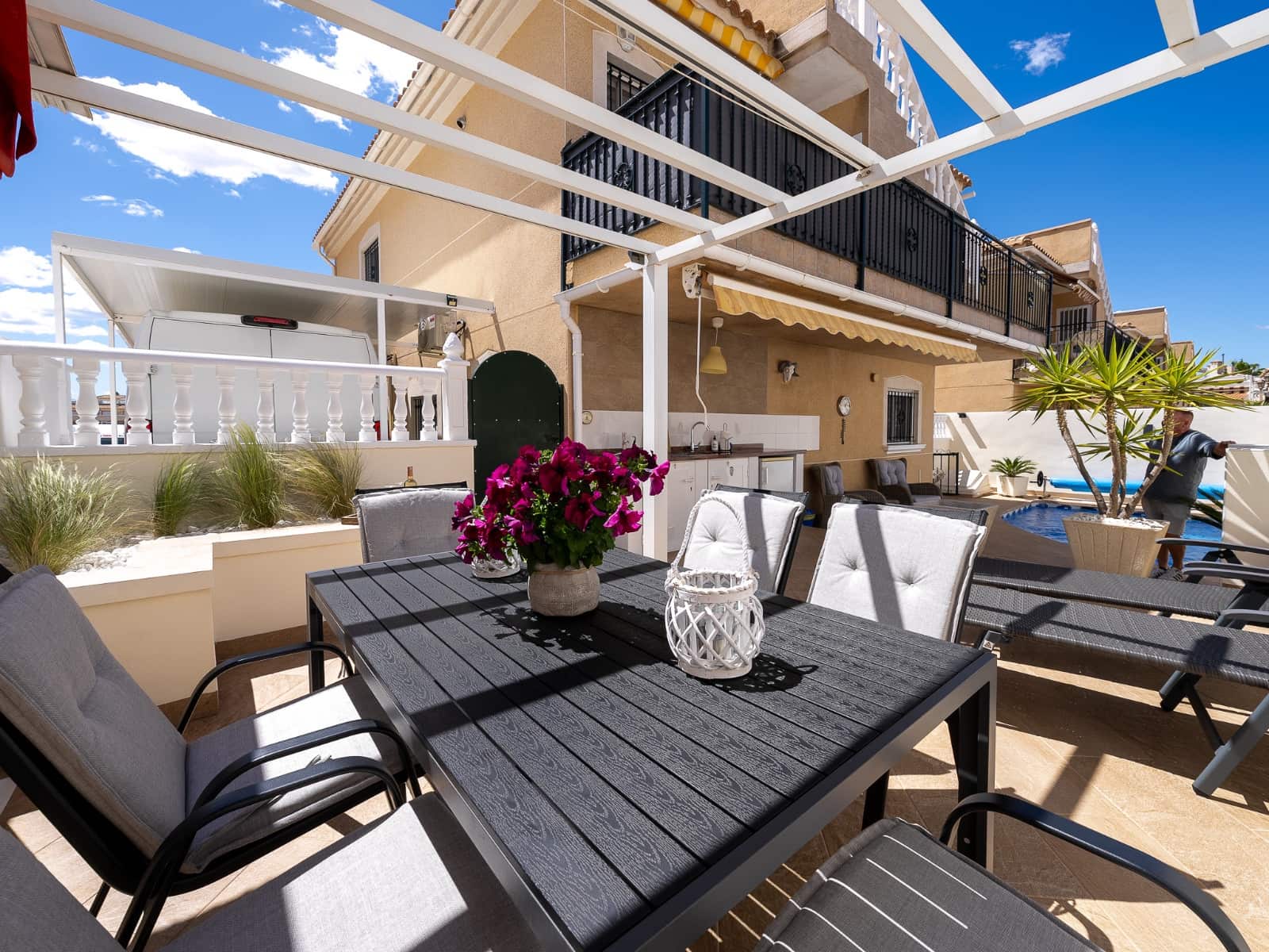 4 bedroom Villa for sale in Villamartin with pool - € 379,000 (Ref: 9105216)