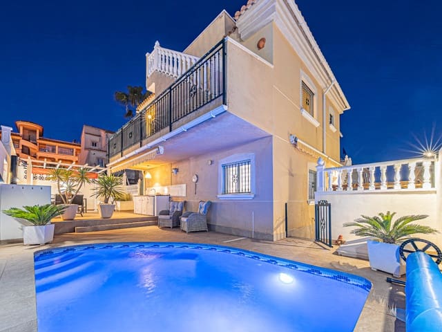 4 soveværelse Villa til salg i Villamartin, Orihuela med swimmingpool - € 379.000 (Ref: 9105216)