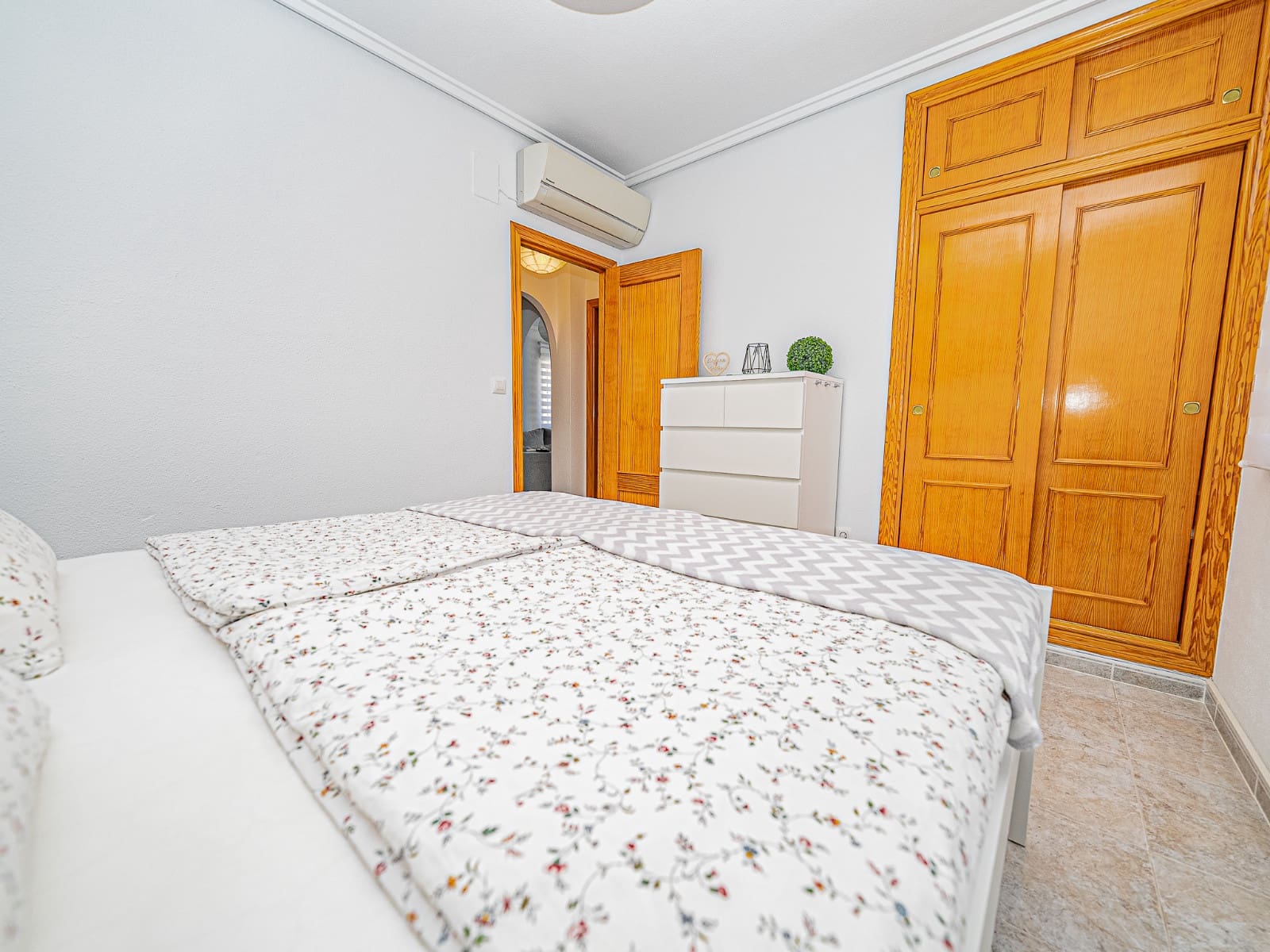 4 bedroom Villa for sale in Villamartin with pool - € 379,000 (Ref: 9105216)