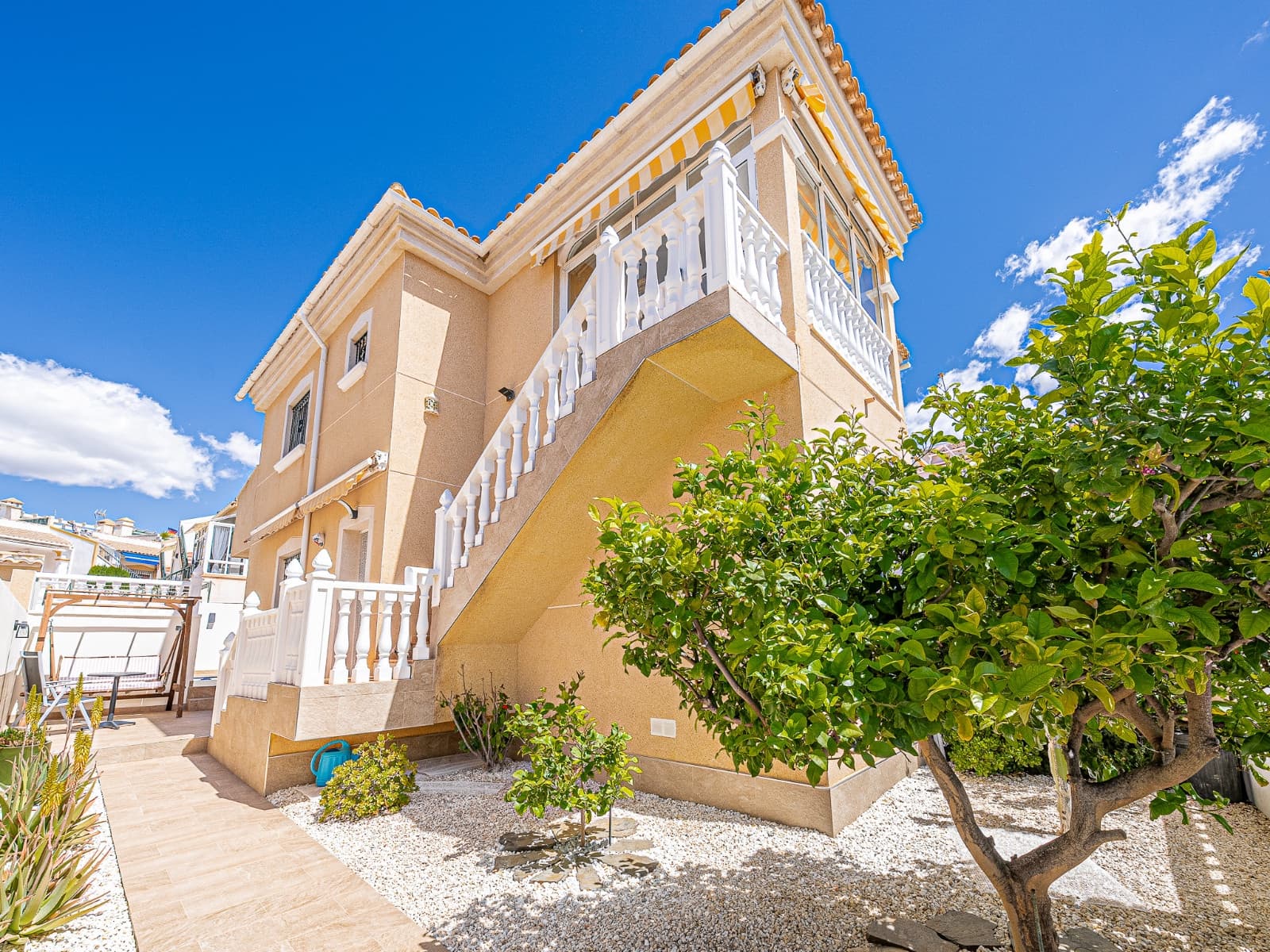 4 bedroom Villa for sale in Villamartin with pool - € 379,000 (Ref: 9105216)