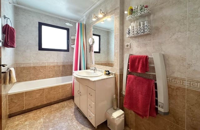 2 slaapkamer Appartement te koop in Aguamarina, Orihuela met zwembad - € 186.000 (Ref: 9115222)