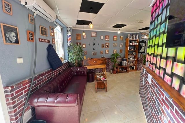 Kommersiell til salgs i Zona Pueblo, Guardamar del Segura med svømmebasseng - € 99 000 (Ref: 9125828)