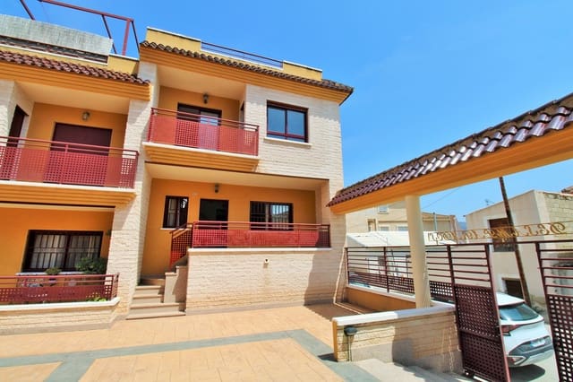 3 soveværelse Semi-Rækkehus til salg i Los Desamparados, Orihuela med swimmingpool - € 199.000 (Ref: 9133543)