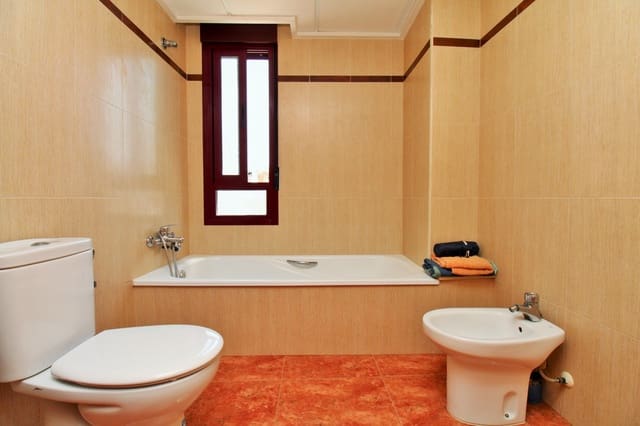 3 sypialnia Dom blizniak na sprzedaż w Los Desamparados, Orihuela z basenem - 199 000 € (Ref: 9133543)