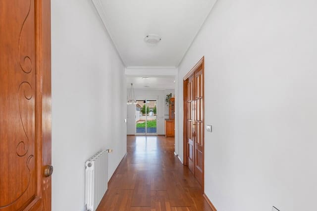 2 makuuhuone Huvila myytävänä paikassa Torre de la Horadada, Pilar de la Horadada mukana uima-altaan 
autotalli - 739 000 € (Ref: 9146438)