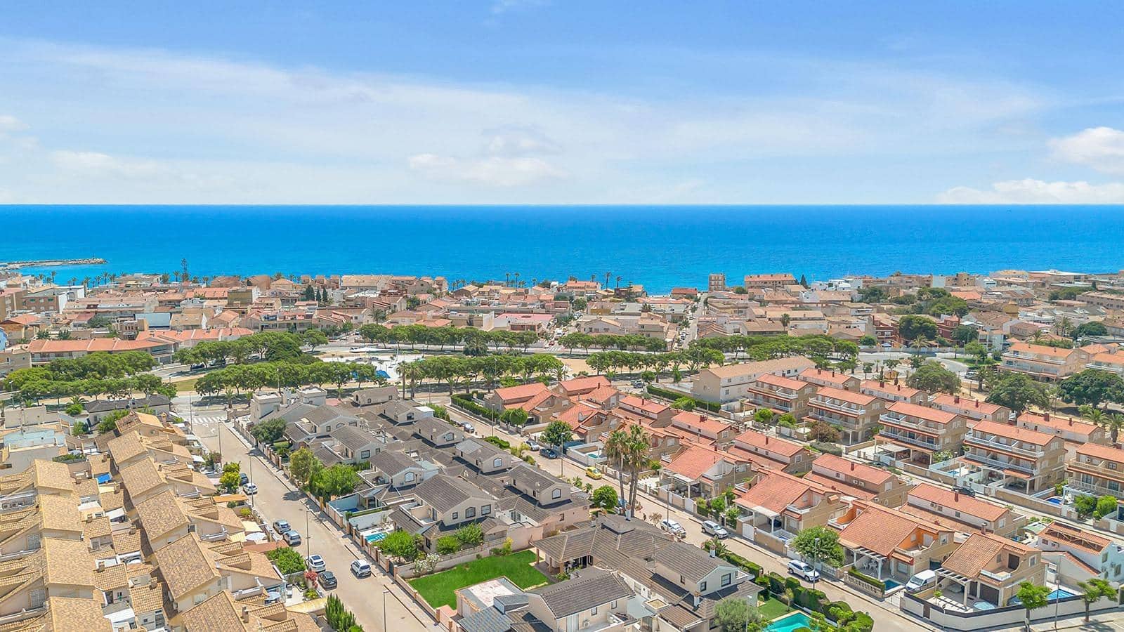 2 makuuhuone Huvila myytävänä paikassa Torre de la Horadada mukana uima-altaan 
autotalli - 739 000 € (Ref: 9146438)