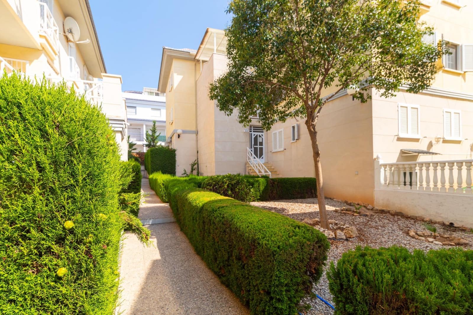 3 bedroom Apartment for sale in La Veleta with pool - € 199,900 (Ref: 9181854)