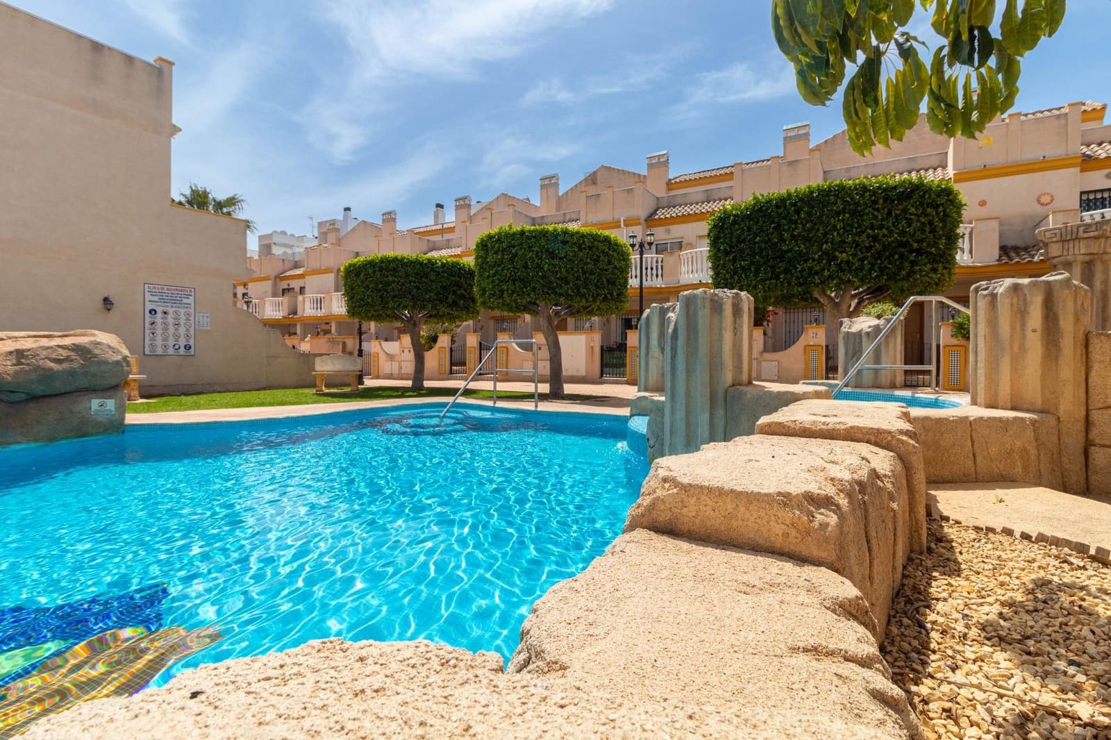 3 soveværelse Rækkehus til salg i Cabo Roig med swimmingpool - € 259.000 (Ref: 9194826)