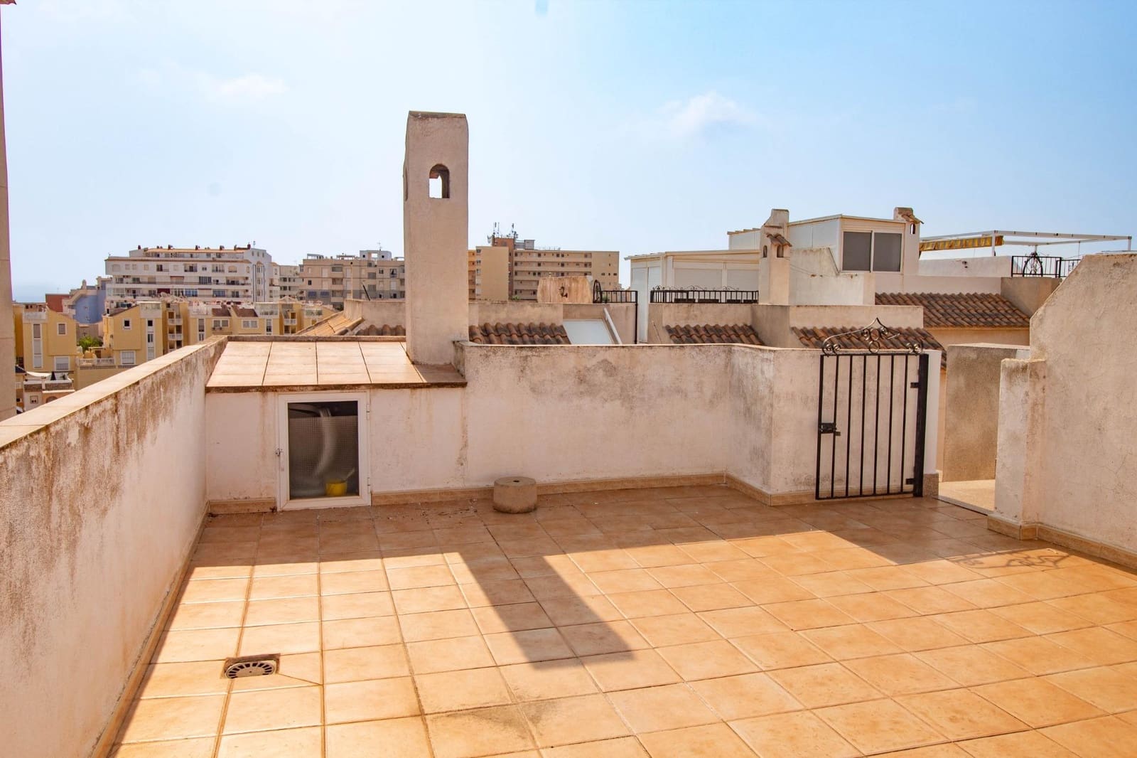 2 chambre Penthouse à vendre à Torrevieja avec piscine - 139 900 € (Ref: 9194830)
