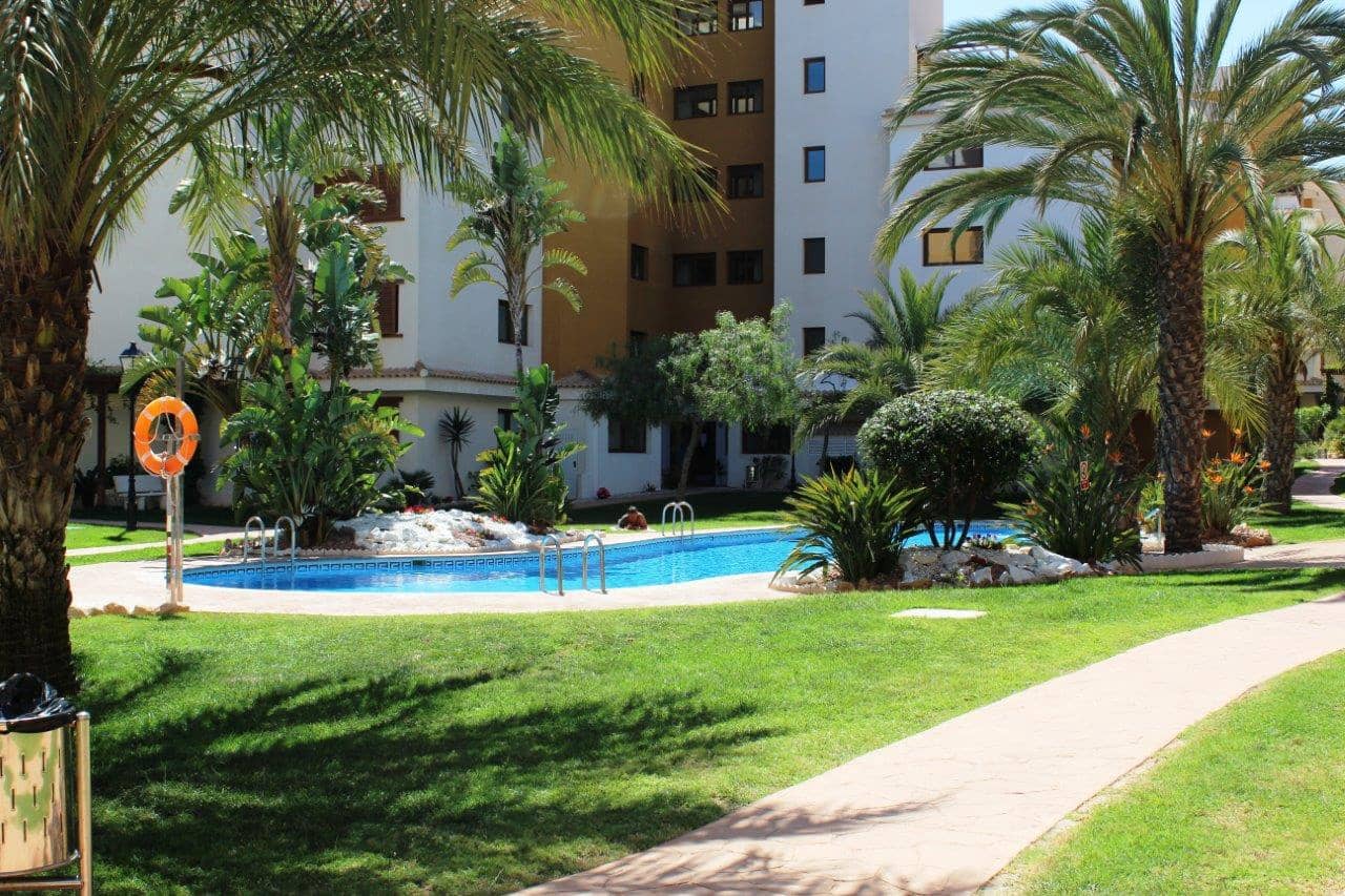 2 bedroom Apartment for sale in Punta Prima with pool - € 330,000 (Ref: 9218996)